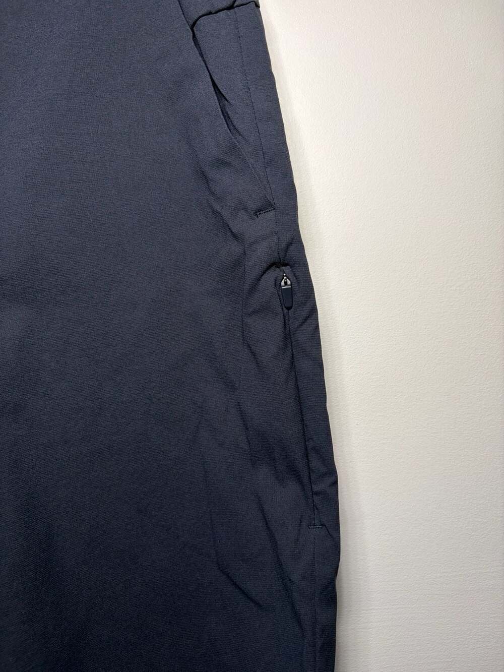 Lululemon ABC Shorts Black Casual Golf 9" Inseam
Size 31 - Picture 3 of 7